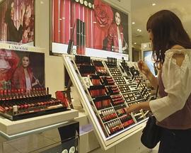 纪实72小时 百货店化妆品楼层的女性们 ドキュメント72時間「百貨店 化粧品フロアの女たち」